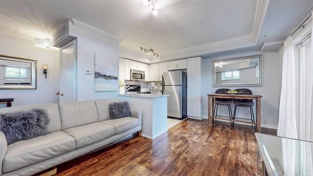 1601 - 28 Laidlaw St, Townhouse with 1 bedrooms, 1 bathrooms and 1 parking in Toronto ON | Image 32