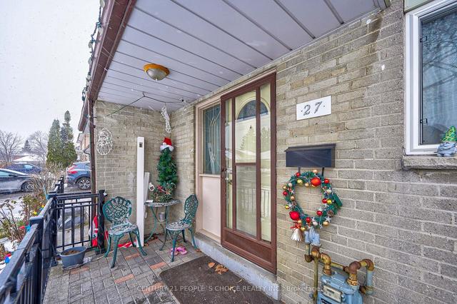 27 Felan Cres, House semidetached with 4 bedrooms, 2 bathrooms and 3 parking in Toronto ON | Image 34