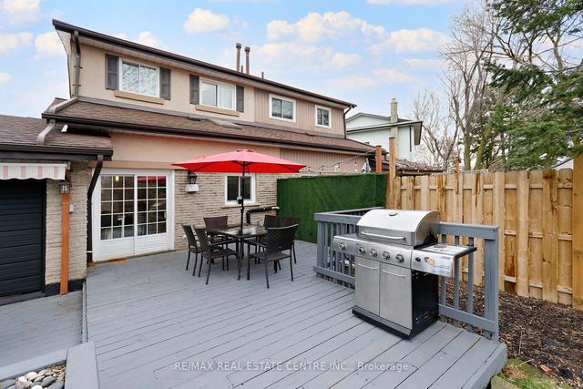 6935 Cherbourg Gdns, House semidetached with 3 bedrooms, 3 bathrooms and 7 parking in Mississauga ON | Image 26