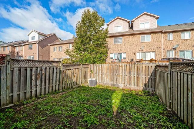 76 Cedarwood Cres, House attached with 3 bedrooms, 3 bathrooms and 3 parking in Brampton ON | Image 27