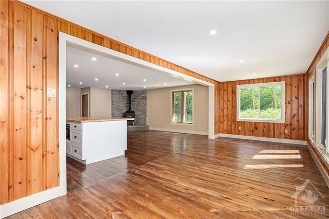 2 North Shore White Lake North, House detached with 2 bedrooms, 1 bathrooms and null parking in Greater Madawaska ON | Image 16