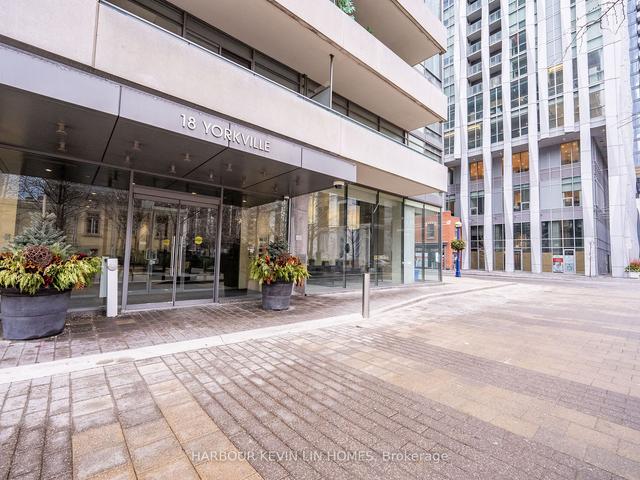 3003 - 18 Yorkville Ave, Condo with 2 bedrooms, 2 bathrooms and 1 parking in Toronto ON | Image 12