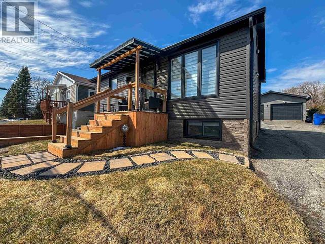 214 Georgina Ave, House detached with 2 bedrooms, 2 bathrooms and null parking in Temiskaming Shores ON | Image 3