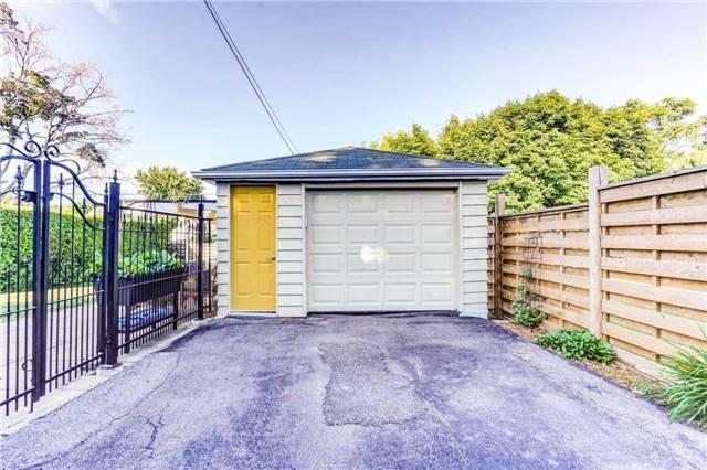863 Masson St, House detached with 3 bedrooms, 3 bathrooms and 4 parking in Oshawa ON | Image 4
