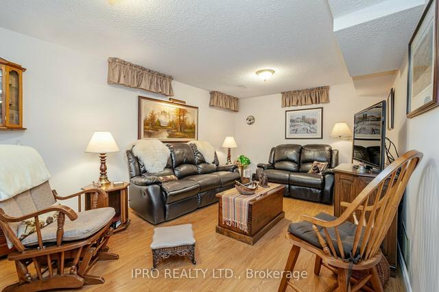 64 Linkdale Rd, House detached with 3 bedrooms, 2 bathrooms and 6 parking in Brampton ON | Image 27
