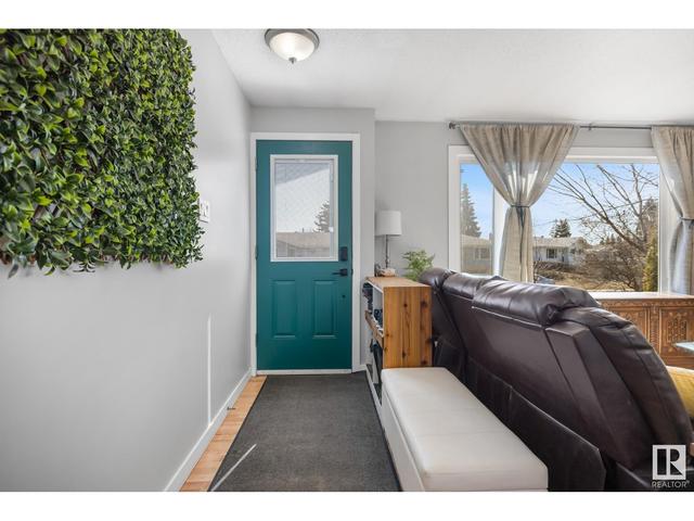 5908 97a Av Nw, House detached with 3 bedrooms, 2 bathrooms and null parking in Edmonton AB | Image 14