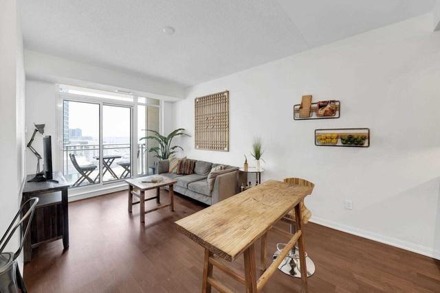 1609 - 21 Grand Magazine St, Condo with 1 bedrooms, 1 bathrooms and 1 parking in Toronto ON | Image 3