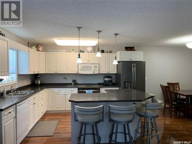 303 - 1140 Main Street, Condo with 2 bedrooms, 2 bathrooms and null parking in Humboldt SK | Image 10