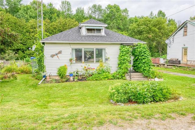 1018 Queen Street, House detached with 2 bedrooms, 1 bathrooms and 3 parking in Central Frontenac ON | Image 23