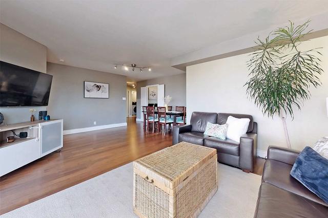 802 - 195 Wynford Dr, Condo with 2 bedrooms, 2 bathrooms and 2 parking in Toronto ON | Image 3