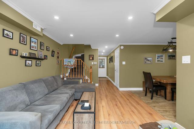 11 Quail Cres, Townhouse with 3 bedrooms, 2 bathrooms and 1 parking in Barrie ON | Image 29