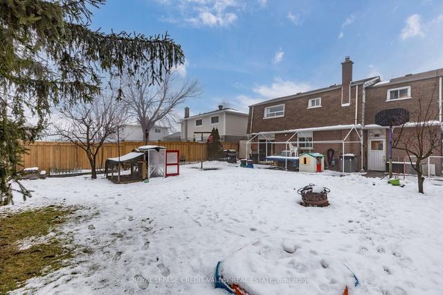 47 Terra Cotta Cres, House detached with 4 bedrooms, 3 bathrooms and 5 parking in Brampton ON | Image 32