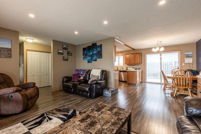 353 20 Street Ne, House detached with 3 bedrooms, 2 bathrooms and 4 parking in Medicine Hat AB | Image 4