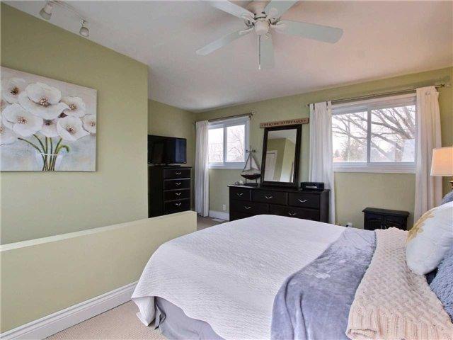 83 Cedar Crest Beach Rd, House detached with 2 bedrooms, 1 bathrooms and 4 parking in Clarington ON | Image 16