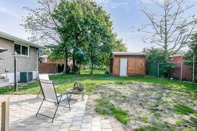 83 Watson Cres, House detached with 3 bedrooms, 2 bathrooms and 5 parking in Brampton ON | Image 35
