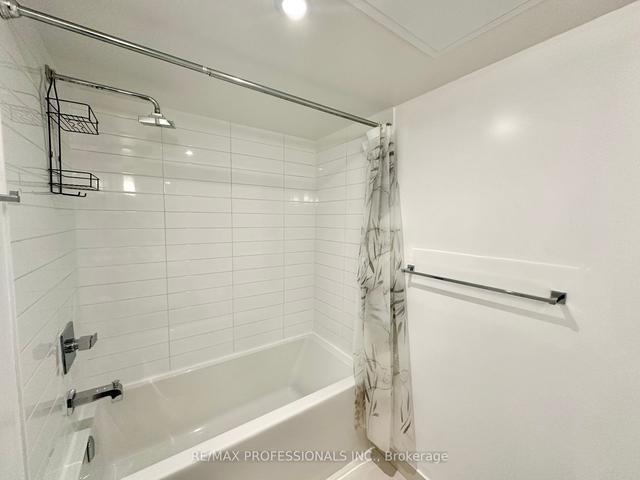 907 - 9 Valhalla Inn Rd, Condo with 2 bedrooms, 1 bathrooms and 1 parking in Toronto ON | Image 10