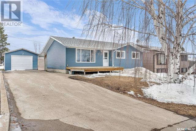 21 Birch Drive, House detached with 5 bedrooms, 2 bathrooms and null parking in Birch Hills SK | Image 1