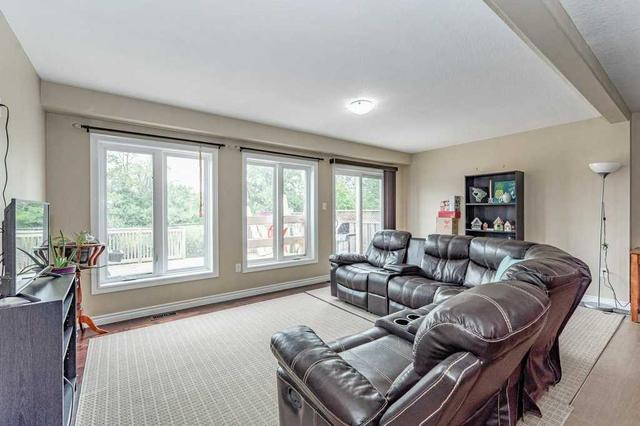100 Mussen St, House attached with 3 bedrooms, 3 bathrooms and 2 parking in Guelph ON | Image 36