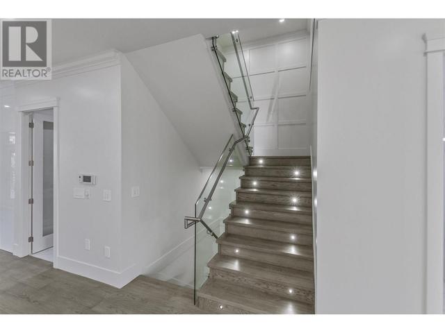 5343 Frances Street, House detached with 9 bedrooms, 7 bathrooms and 3 parking in Burnaby BC | Image 13