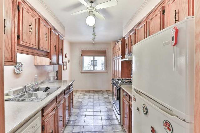 16 Redstone Path, Townhouse with 3 bedrooms, 2 bathrooms and 1 parking in Toronto ON | Image 30