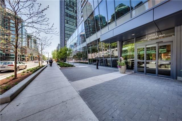 3408 - 28 Ted Rogers Way, Condo with 1 bedrooms, 1 bathrooms and 1 parking in Toronto ON | Image 3