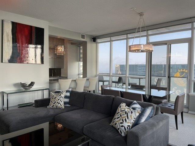 sph4909 - 55 Bremner Blvd, Condo with 2 bedrooms, 2 bathrooms and 1 parking in Toronto ON | Image 2