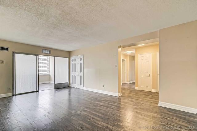 1002 - 5 Lisa St, Condo with 3 bedrooms, 2 bathrooms and 1 parking in Brampton ON | Image 13
