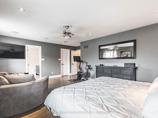 23 Fallstar Cres, House detached with 4 bedrooms, 5 bathrooms and 6 parking in Brampton ON | Image 5