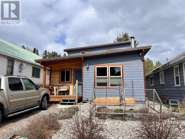 289 Allison Avenue, House detached with 2 bedrooms, 2 bathrooms and 1 parking in Princeton BC | Image 1