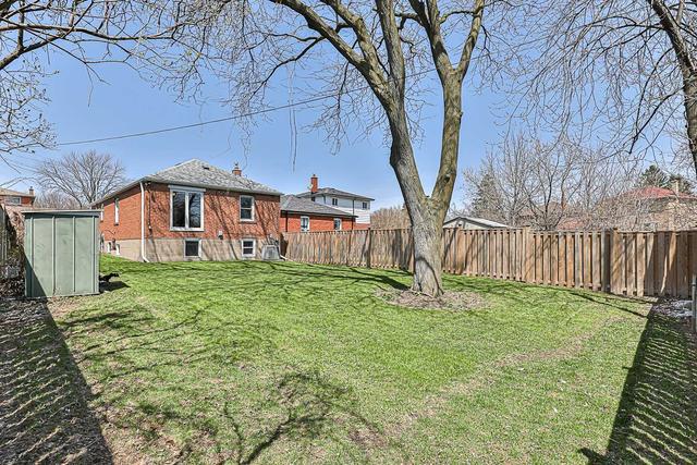 37 Guild Hall Dr, House detached with 3 bedrooms, 2 bathrooms and 4 parking in Toronto ON | Image 20