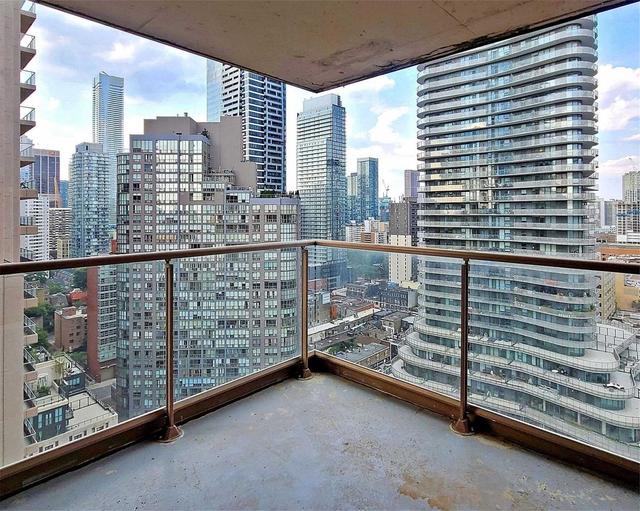 2309 - 909 Bay St, Condo with 3 bedrooms, 2 bathrooms and 1 parking in Toronto ON | Image 29