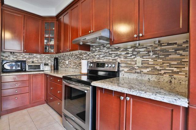 1261 Jezero Cres, House semidetached with 4 bedrooms, 4 bathrooms and 2 parking in Oakville ON | Image 3