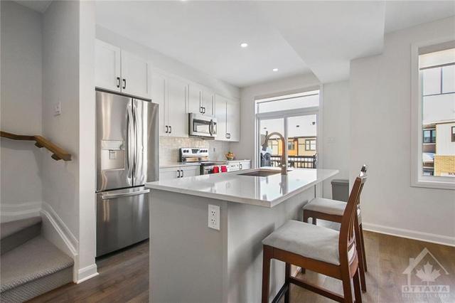 135 Attwell Private, Townhouse with 2 bedrooms, 3 bathrooms and 2 parking in Ottawa ON | Image 10