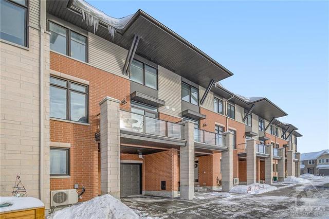 218 Chaperal Private, Townhouse with 2 bedrooms, 3 bathrooms and 2 parking in Ottawa ON | Image 1
