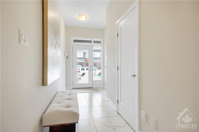 133 Angelonia Crescent, Townhouse with 4 bedrooms, 3 bathrooms and 2 parking in Ottawa ON | Image 6