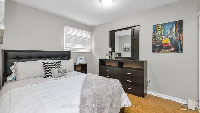 52 Pluto Dr, House detached with 3 bedrooms, 2 bathrooms and 5 parking in Brampton ON | Image 16