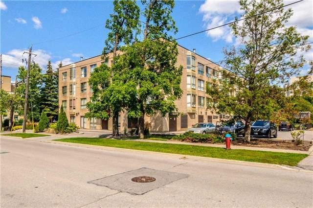 302 - 249 Major Mackenzie Dr E, Condo with 2 bedrooms, 1 bathrooms and 1 parking in Richmond Hill ON | Image 1