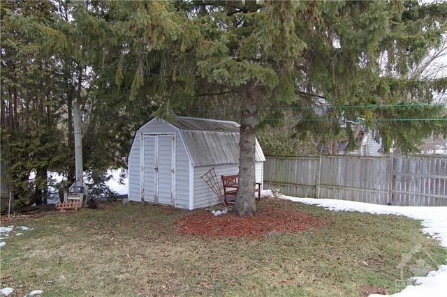 12381 County Road 18 Road, House detached with 2 bedrooms, 1 bathrooms and 2 parking in South Dundas ON | Image 24