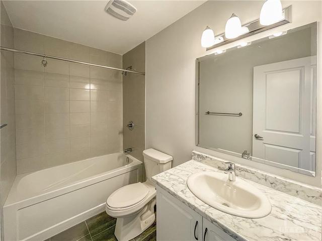 809 Everbloom Lane, Townhouse with 3 bedrooms, 3 bathrooms and 2 parking in Ottawa ON | Image 12