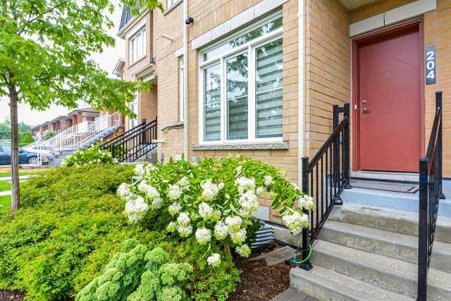 204 - 400 Hopewell Ave, Townhouse with 2 bedrooms, 2 bathrooms and 1 parking in Toronto ON | Image 15