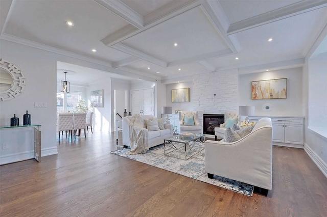 274 Cornelius Pkwy, House detached with 4 bedrooms, 5 bathrooms and 4 parking in Toronto ON | Image 12