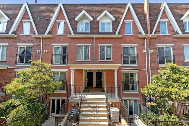 820 - 12 Laidlaw St, Condo with 2 bedrooms, 2 bathrooms and 1 parking in Toronto ON | Image 1