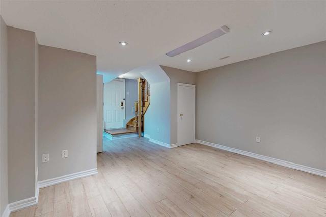 71b Finch Ave W, House attached with 3 bedrooms, 3 bathrooms and 1 parking in Toronto ON | Image 29