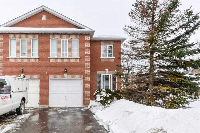 192 Cresthaven Rd, Townhouse with 3 bedrooms, 2 bathrooms and 2 parking in Brampton ON | Image 1
