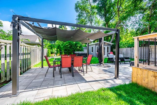 205 Prince Edward Dr S, House detached with 3 bedrooms, 2 bathrooms and 5 parking in Toronto ON | Image 19