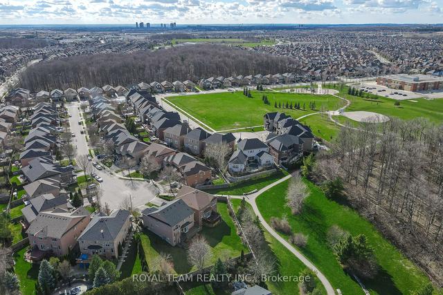 68 Canelli Heights Crt, House detached with 4 bedrooms, 4 bathrooms and 8 parking in Vaughan ON | Image 32