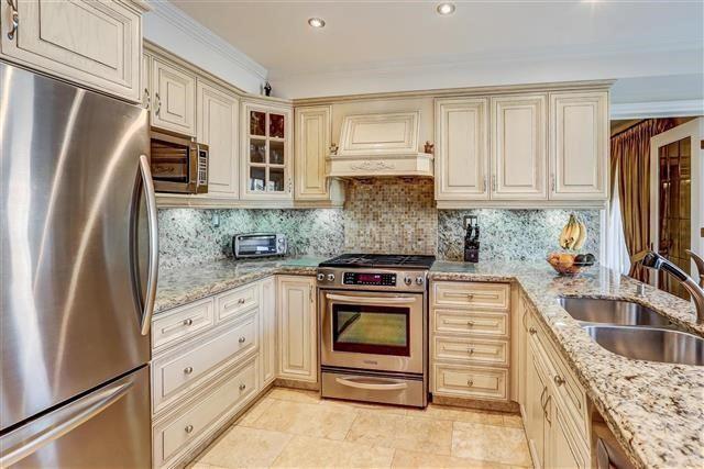 83 Afton Cres, House detached with 4 bedrooms, 3 bathrooms and 4 parking in Vaughan ON | Image 4