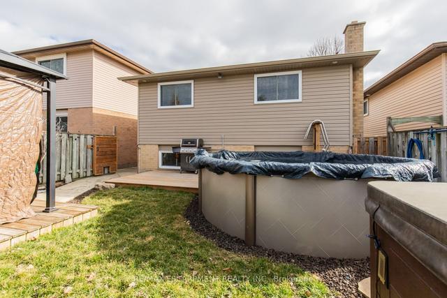 422 Templemead Dr, House detached with 3 bedrooms, 2 bathrooms and 5 parking in Hamilton ON | Image 31