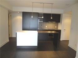 1001 - 100 Harbour St, Condo with 1 bedrooms, 1 bathrooms and null parking in Toronto ON | Image 3