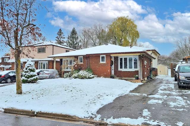 430 Harcourt Dr, House semidetached with 3 bedrooms, 2 bathrooms and 4 parking in Oshawa ON | Image 10
